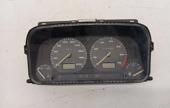 Volkswagen Golf III Speedometer (instrument cluster) 5411004600 5392324740