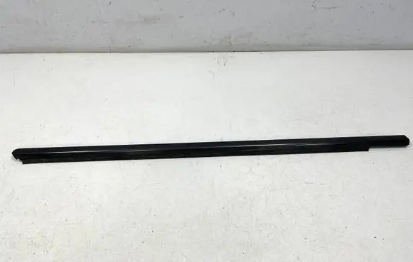 Front door glass trim molding