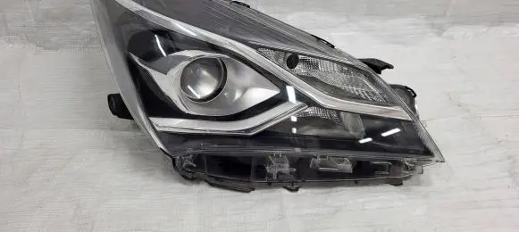 Toyota Yaris Headlight/headlamp 4101897766