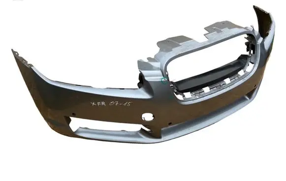 Jaguar XF X250 Front bumper 8X2317C831 8X287C831