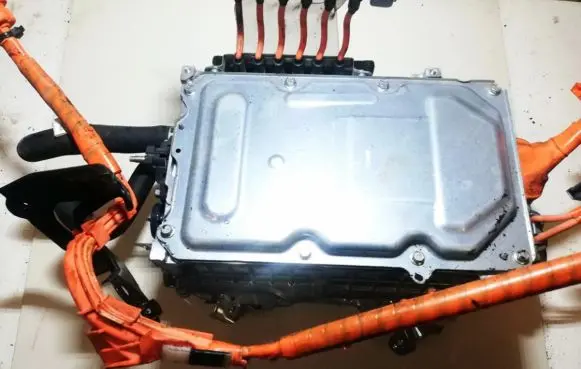 Toyota Prius (XW50) Voltage converter inverter G920047260