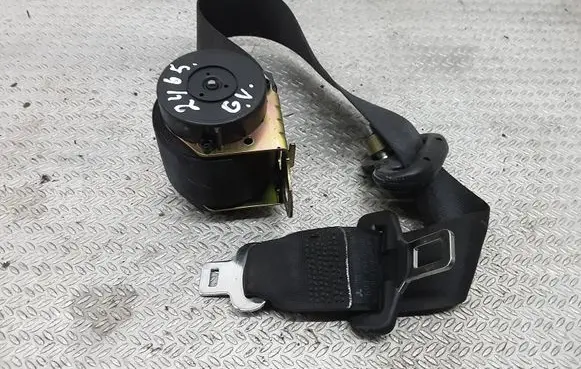 Middle seatbelt (rear)