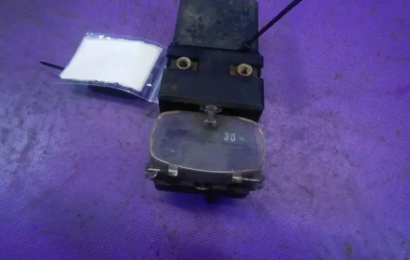 Volkswagen Golf III Fan control module 357919506D