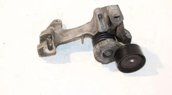 Nissan Qashqai Generator/alternator bracket 117104394R