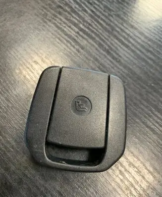 BMW 1 E81 E87 ISOFIX cover 7118673