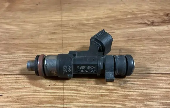 Peugeot 307 CC Fuel injector 0280158057