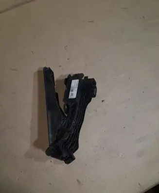 Volkswagen PASSAT B6 Accelerator throttle pedal 1K1721503L 6PV00860000