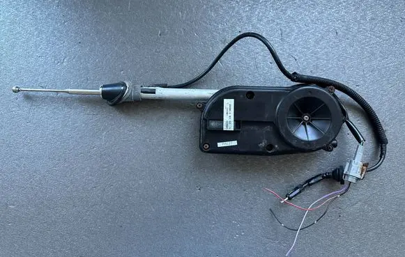 Nissan Patrol Y61 Radio antenna 28200VB000