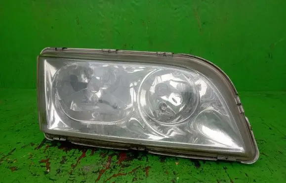 Volvo S40, V40 Headlight/headlamp