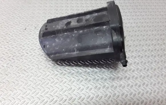 Vacuum air tank