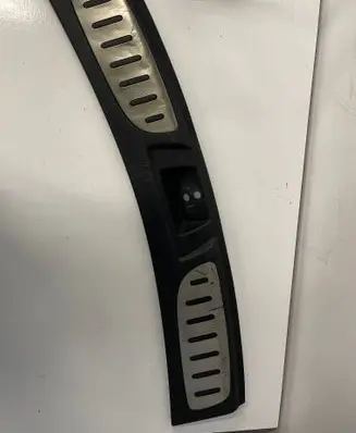 Trunk/boot sill cover protection