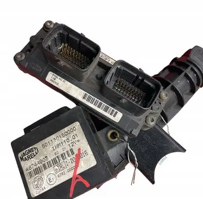Fiat 500 Relay mounting block 46823430