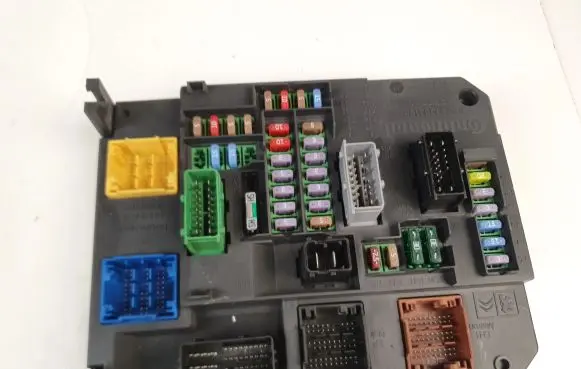 Peugeot 508 Fuse module A2C53383165 9664992380