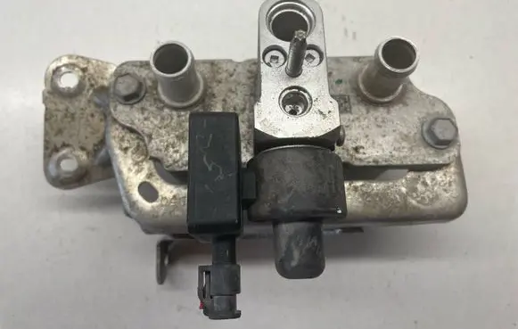 Tesla Model S Coolant radiator 103735700G 1037357