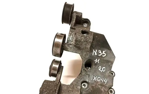 Hyundai ix35 Generator/alternator bracket 