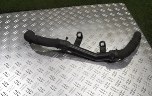 Land Rover Range Rover Sport L494 Engine coolant pipe/hose JPLA8A512A JPLA8A512