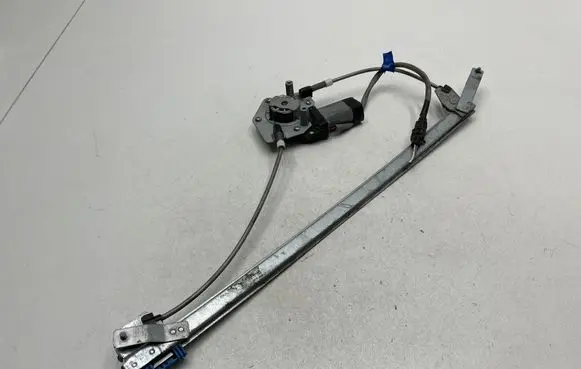 Opel Vivaro Front door manual window regulator 