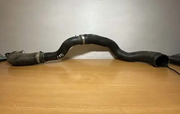 Land Rover Discovery Intercooler hose/pipe FPLA6K770 C983