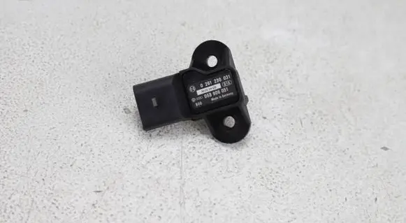 Volkswagen PASSAT B6 Air pressure sensor 06B906051 0261230031