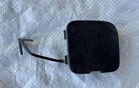 Renault Trafic III (X82) Front tow hook cap/cover 511802102R