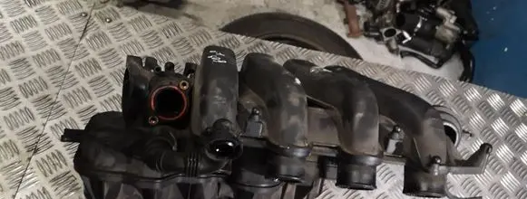 Volkswagen Eos Intake manifold 06f133210p
