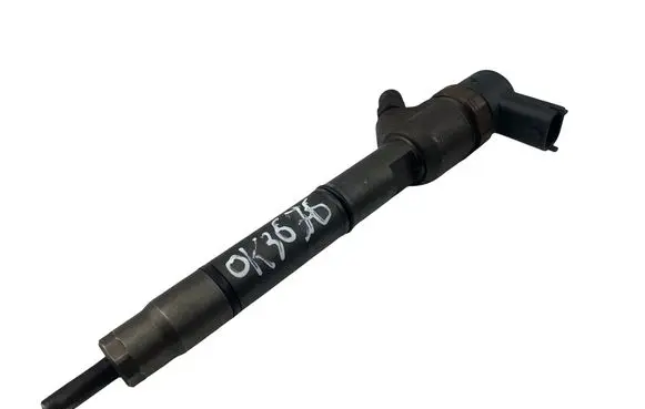 Hyundai i30 Fuel injector 338002A900