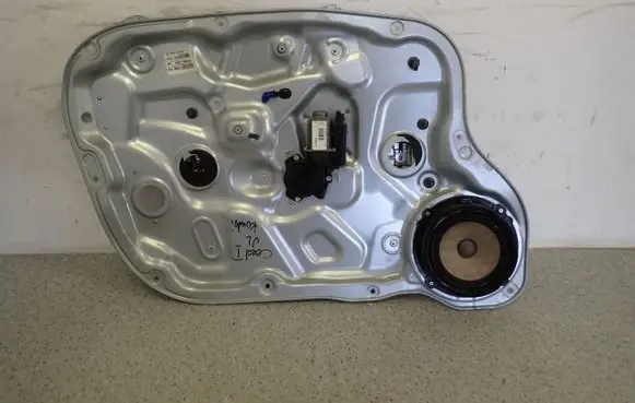 KIA Ceed Front door window regulator with motor 824701H200
