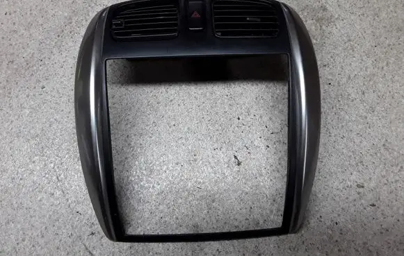 Mazda Premacy Dashboard center trim panel 010055211