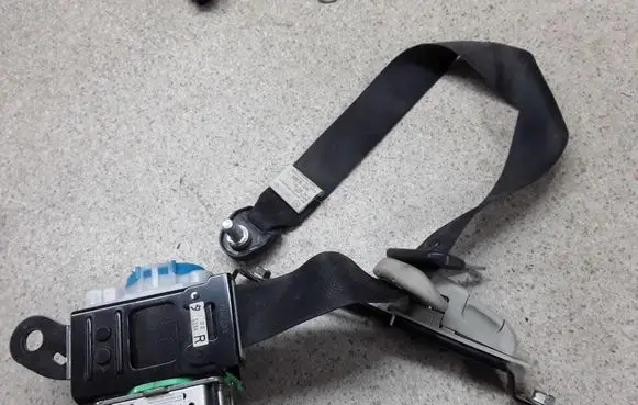 Mazda 6 Front seatbelt TKAH2EH928