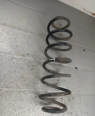 Volkswagen Golf IV Rear coil spring