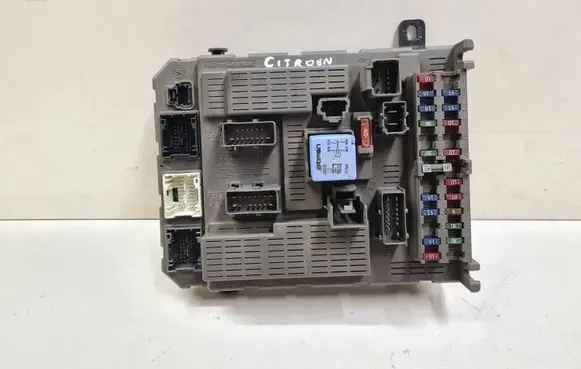 Citroen C5 Fuse module 9648235680 96482356801H 9637466180