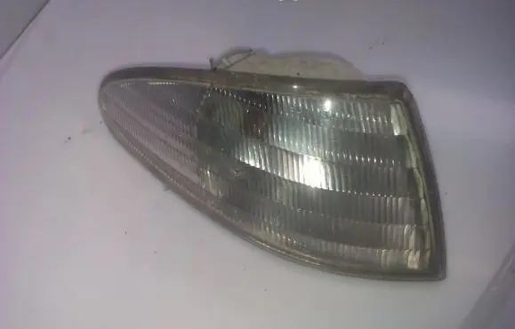 Ford Mondeo MK I Front indicator light 93BG13368AB