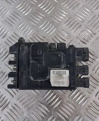 Renault Trafic III (X82) Fuse module 243501320r
