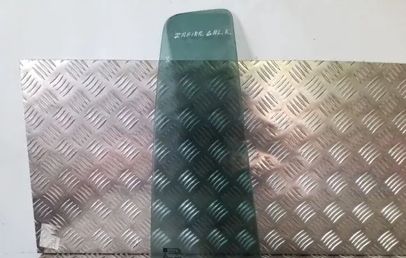 Opel Zafira A Rear vent window glass 
