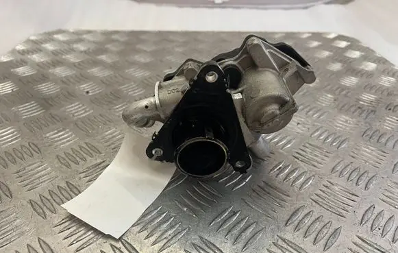 Audi A5 Sportback 8TA EGR valve 04L131501S