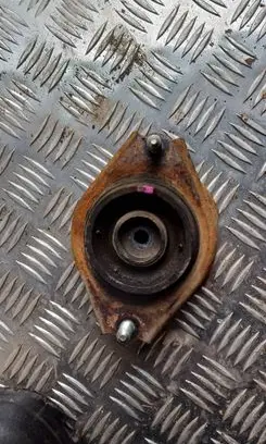 Subaru Impreza III Front shock absorber mounting bracket 