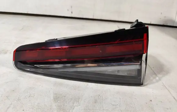 Skoda Superb B9 Tailgate rear/tail lights 3P0945308