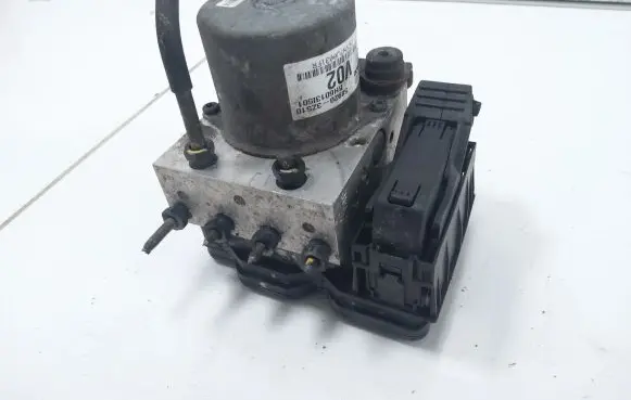 Hyundai i40 ABS Pump 589203Z510