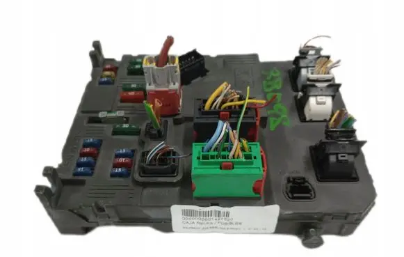 Peugeot 206 Fuse module 964574780