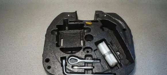 Mercedes-Benz SLK R172 Towing hook eye A1716340537