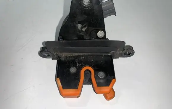 Skoda Fabia Mk1 (6Y) Tailgate/trunk/boot lock/catch/latch 6Y9827501G