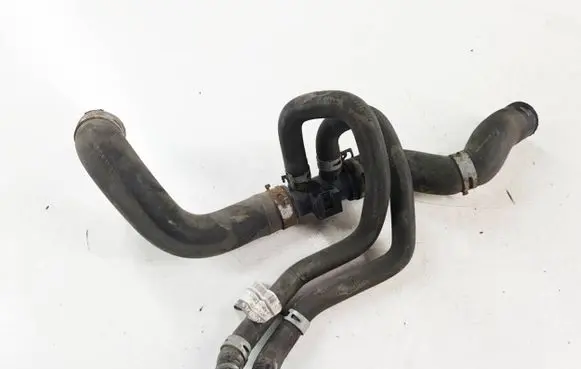 Nissan Qashqai+2 Engine coolant pipe/hose