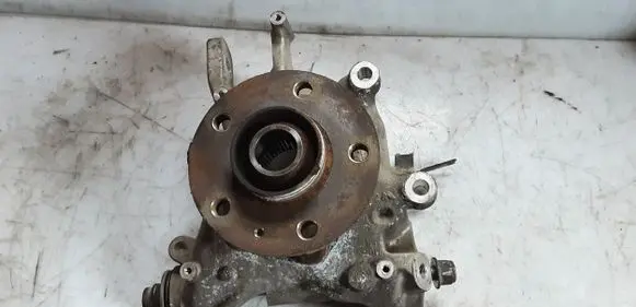 Rear wheel hub spindle/knuckle