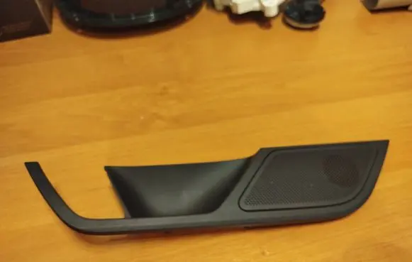 Rear door interior handle