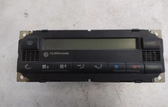 Volkswagen PASSAT B5 Climate control unit