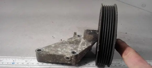 Opel Vectra C Alternator belt tensioner pulley F234707