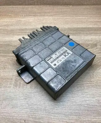 Opel Vectra B Engine control unit/module ECU 90464735 0281001335 Used