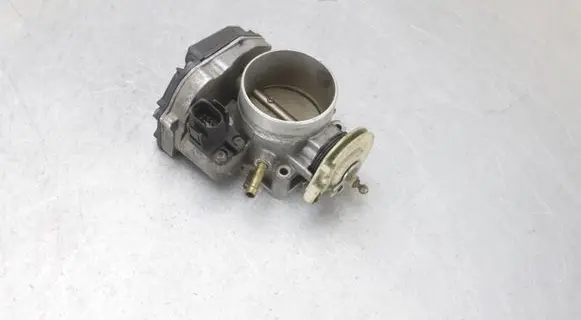 Audi A6 S6 C5 4B Throttle valve 078133063AB