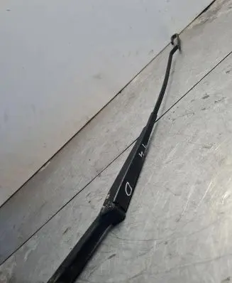 Volkswagen Transporter - Caravelle T4 Front wiper blade arm 701955410A