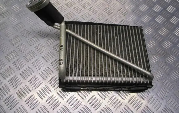 Volkswagen PASSAT B5 Air conditioning (A/C) radiator (interior) 